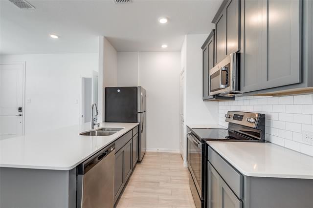 Building Photo - 8129 Lindheimer Ln