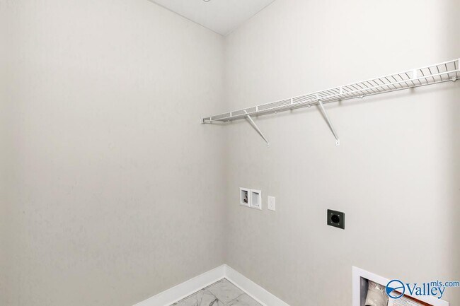 Building Photo - 119 Farmall Ln