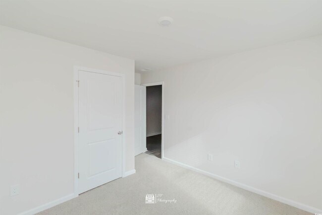 Building Photo - 286 Jeff Waters Cir
