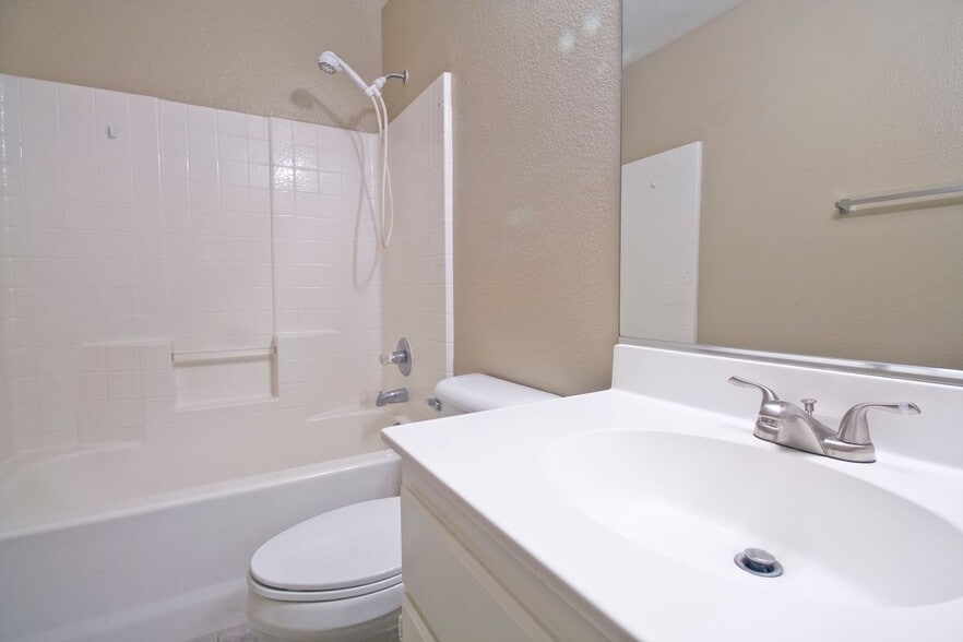 Building Photo - 265 S Olive St