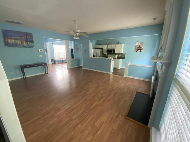 Building Photo - 148 Brentfield Loop