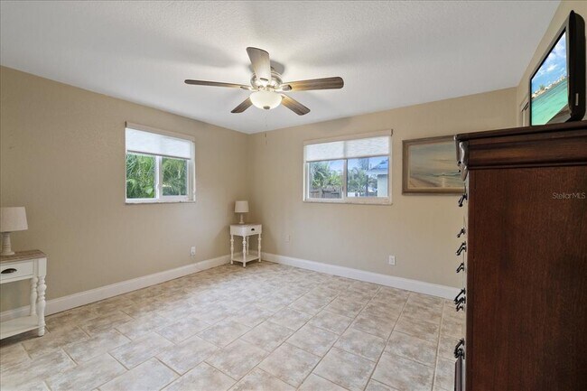 Building Photo - 6400 18th Ave N