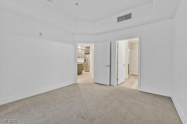 Building Photo - 59 E Agate Ave
