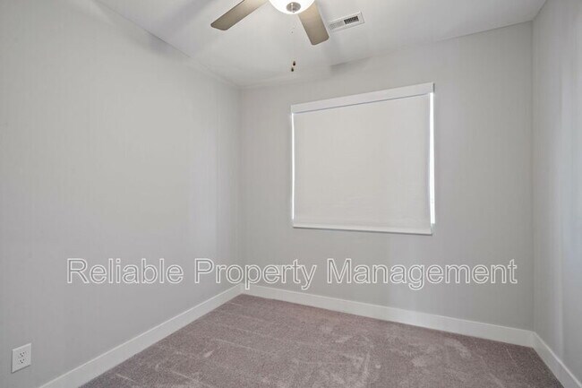 Building Photo - 41 N Laird Dr