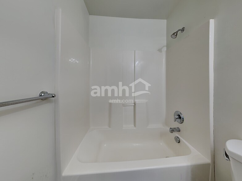 Building Photo - 3672 Nairn Dr