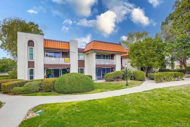 Building Photo - Fully Remodeled 2BR Condo with Designer Fi...