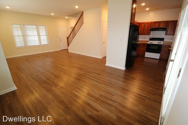 Building Photo - 3 br, 3 bath House - 305 S. Clifton Ave.