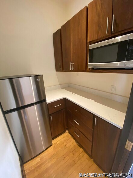 Primary Photo - 36 Gloucester St