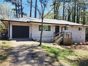 Building Photo - 3158 Cloverhurst Dr