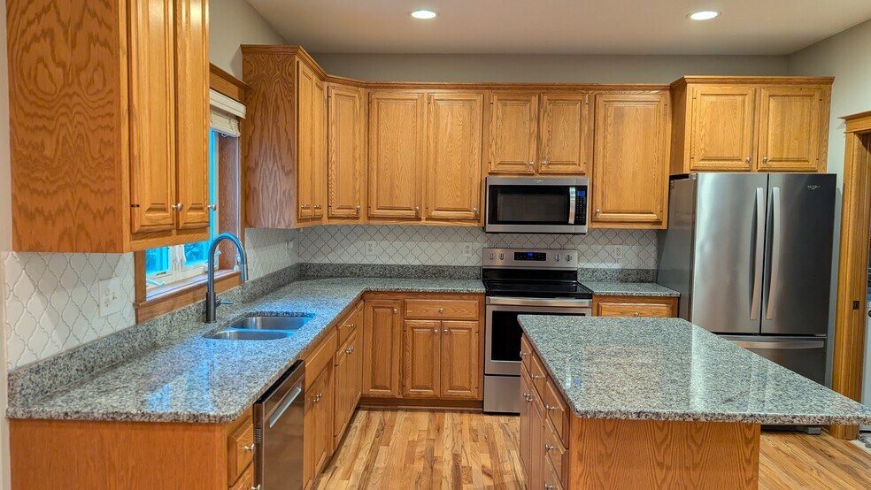 Kitchen - 2669 Kathleen Ln NE