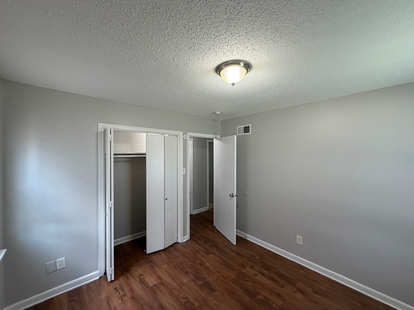 Building Photo - 1507 Mary Jane Ave