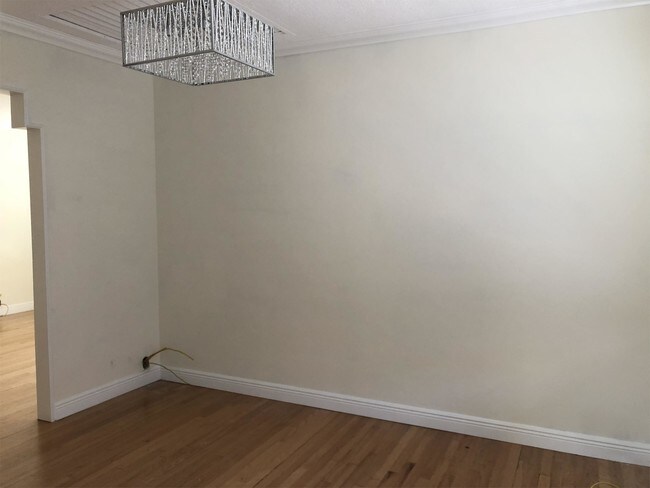 Building Photo - 1015 Harwood St