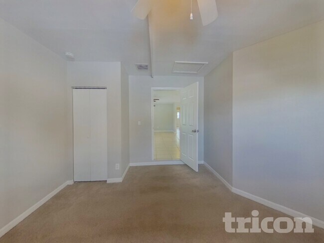 Building Photo - 2529 Brentwood Dr