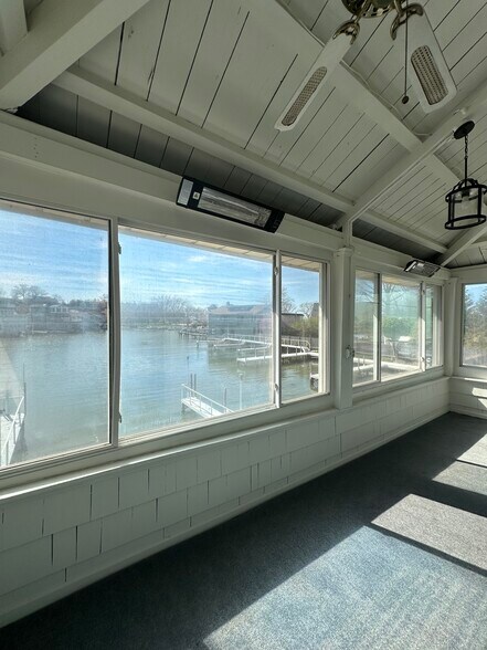 Building Photo - 852 Beach Rd