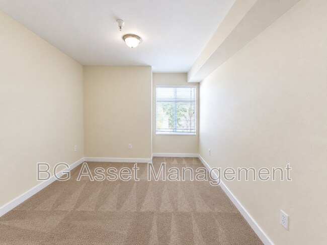 Building Photo - 1459 MacArthur Blvd