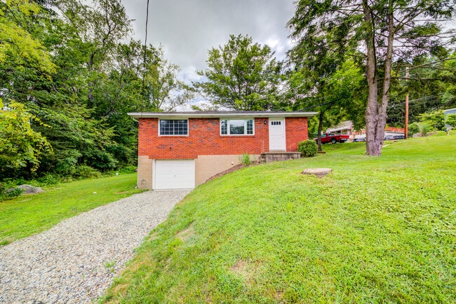 Primary Photo - 3895 School Rd
