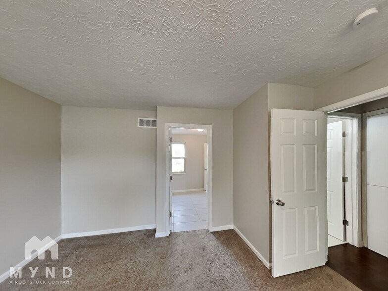 Building Photo - 6576 Canby Pl