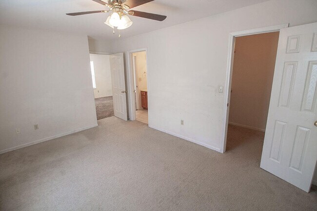 Building Photo - 1415 N Frideriki Dr