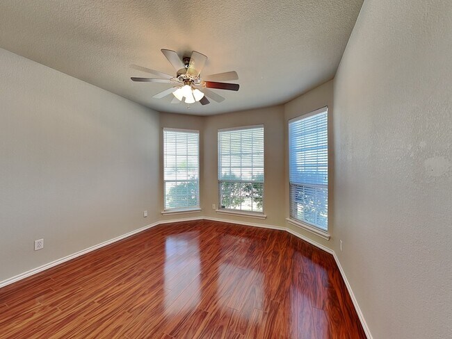 Building Photo - 6204 Kristen Dr