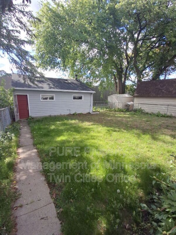 Building Photo - 2632 Toledo Ave S