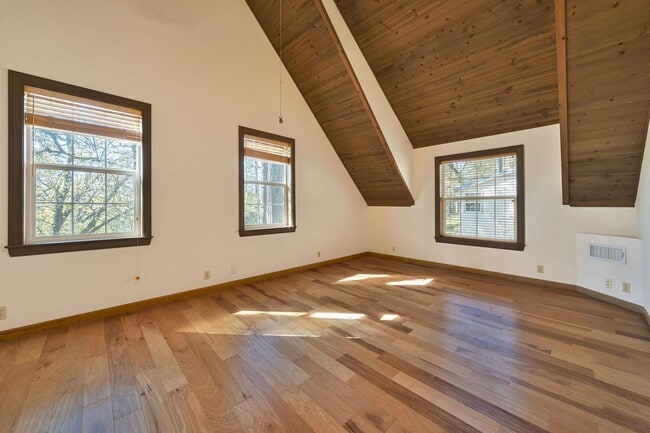 Building Photo - Craftsman Retreat in Camino – Updated 4BR Home on Quiet Lot!