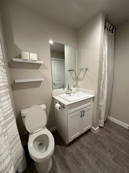 Bathroom - 75 Windsor Ct