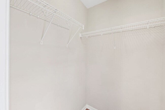 Building Photo - Beautiful 5 Bedroom Home in Dansforth Neighborhood