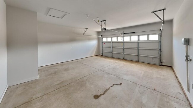 Building Photo - 16951 Buck Cir