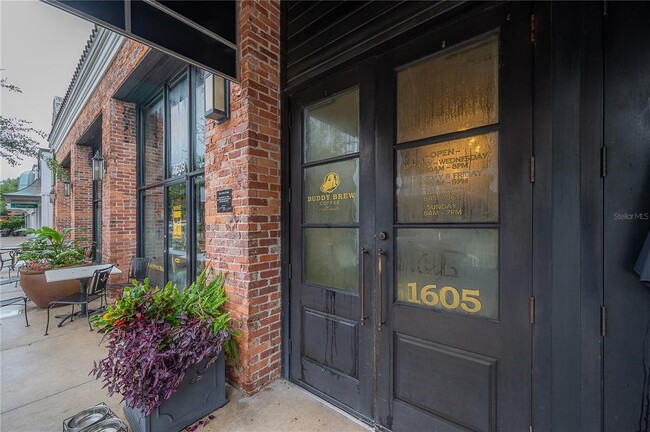 Building Photo - 762 S Village Cir