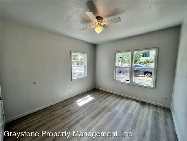 Building Photo - 161 W 23rd St