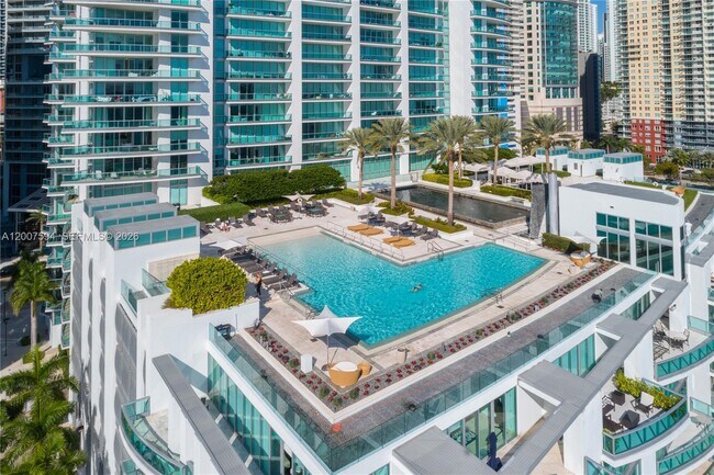 Building Photo - 1331 Brickell Bay Dr