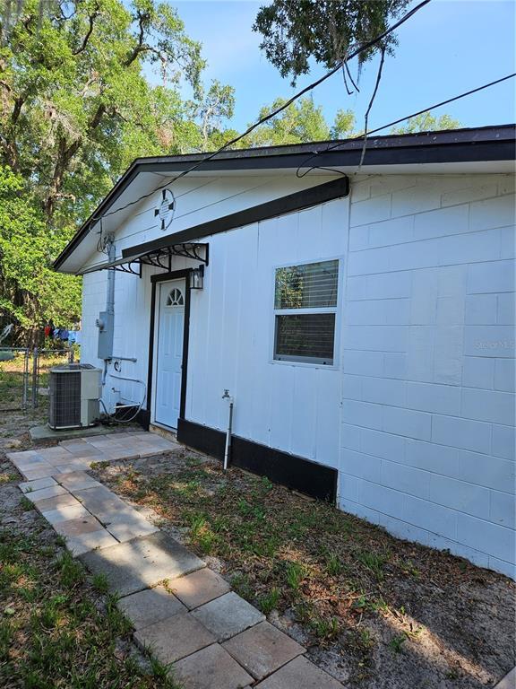 Building Photo - 345 N Thompson Rd