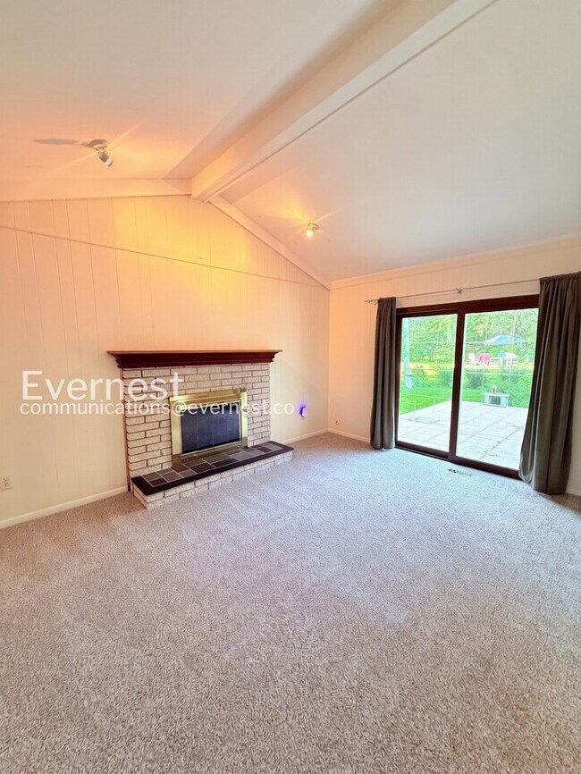 Building Photo - Modern 3-Bedroom, 2-Bath Home with Spacious Garage, Cozy Patio & Pet-Friendly Living – Available ...