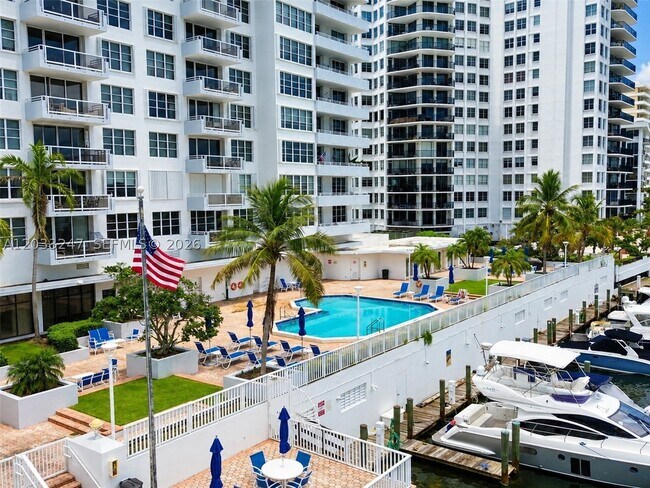 Building Photo - 5700 Collins Ave