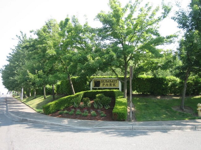 Building Photo - 440 S 51st Ct