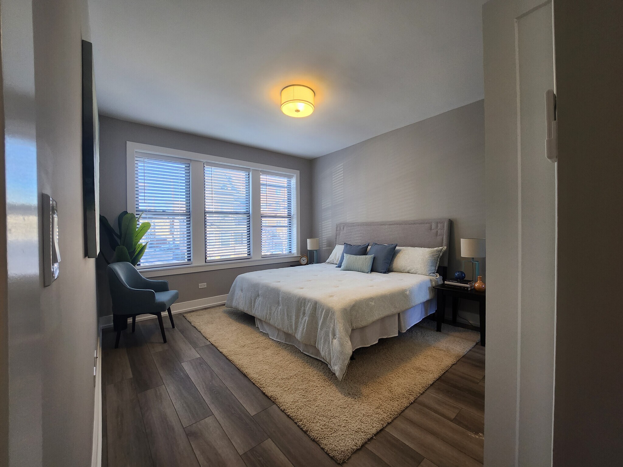 Building Photo - 3937 N Janssen Ave