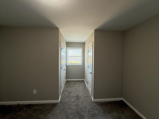 Building Photo - 223 Charlotte Place