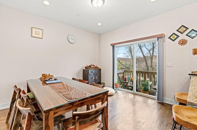 Building Photo - 2607 Chelsey St