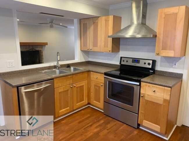Building Photo - Charming 3 Bedroom in Columbus!