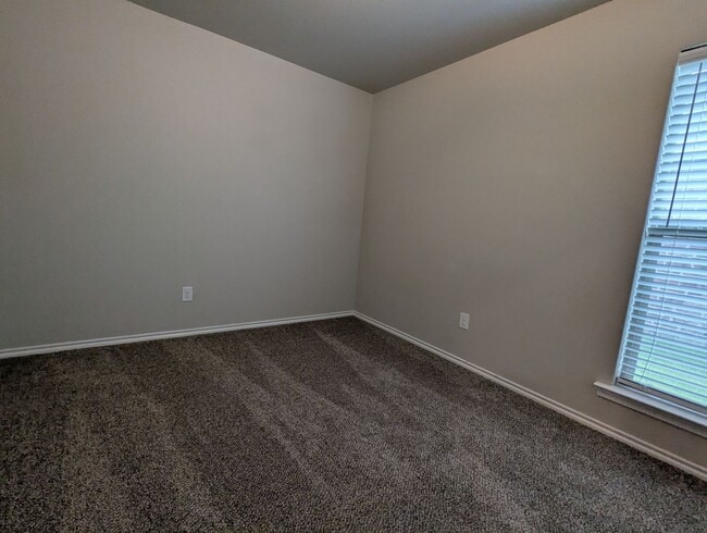 Building Photo - Beautiful Maintained home in Bellfarms