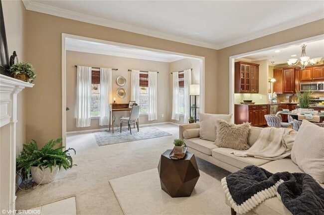 Building Photo - 230 Bluff Oak Dr