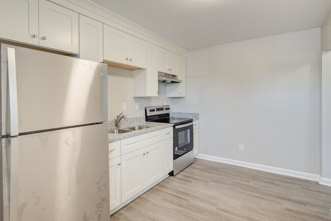 Building Photo - 7919 Thompson Rd