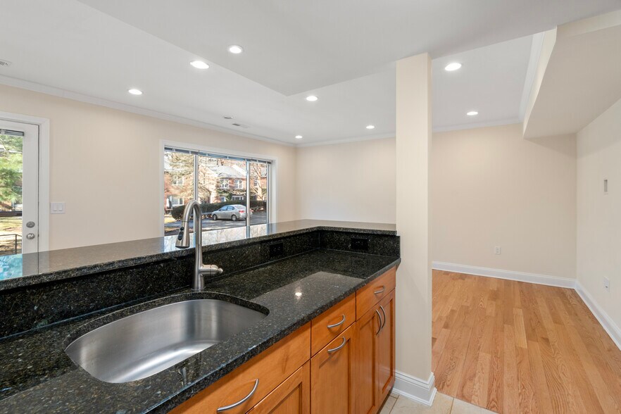 Building Photo - 154 Independence Dr