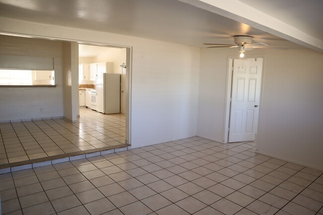 Building Photo - Great home Great price