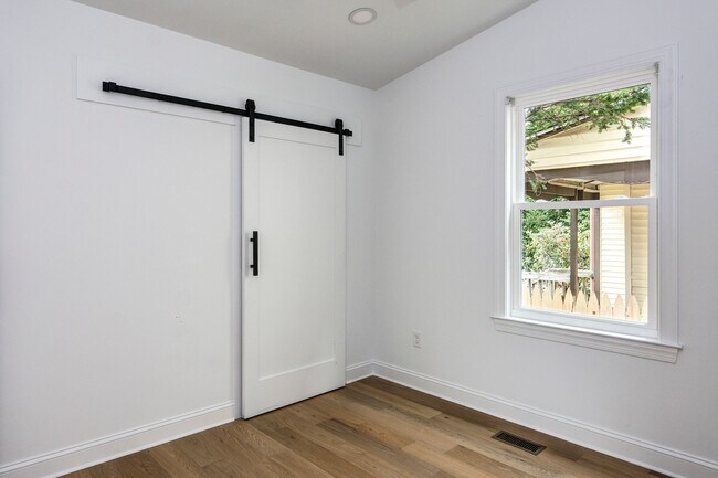 Building Photo - 13 Wilkins Ave