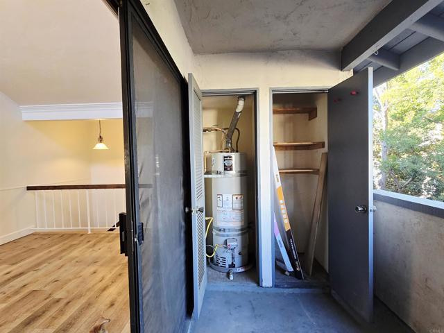 Building Photo - 2135 E Valley Pkwy