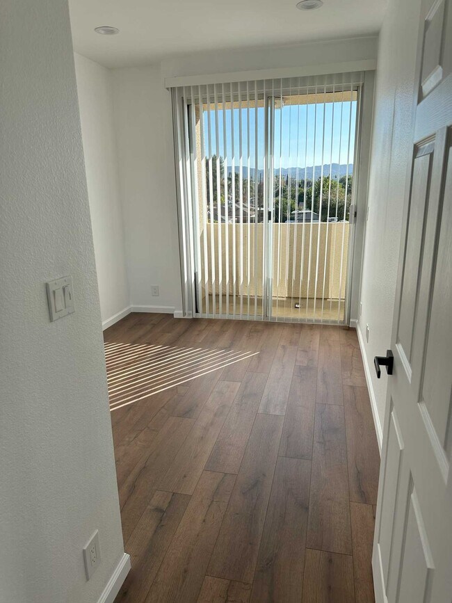 Building Photo - 19350 Sherman Way