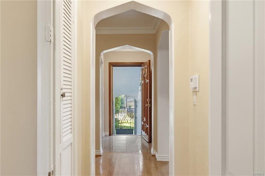 Building Photo - 238 S Detroit St