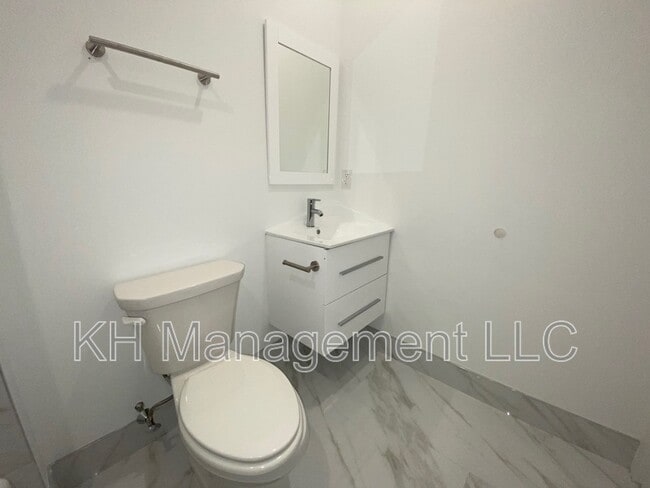 Building Photo - 976 N 45th St