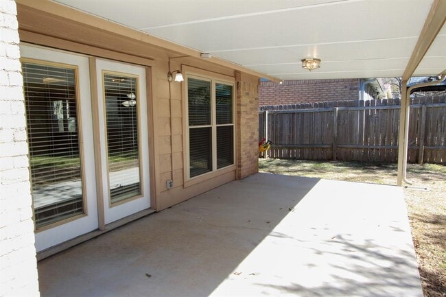 Building Photo - 10705 Doering Ln